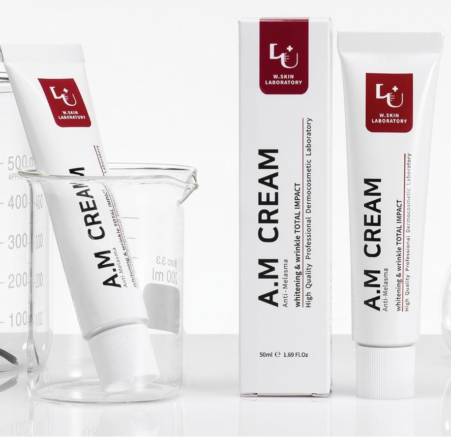 AMIRA Advanced Skin Whitening Cream evens skin tone, lightens dark