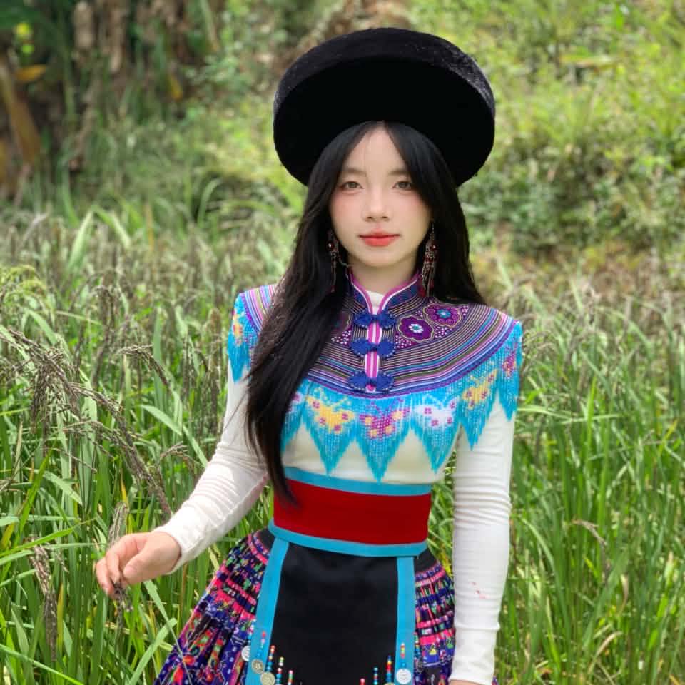 thov txhawb koj lub zog txhua lub sij hawm ️ ️ | Sùng Thị Ánh