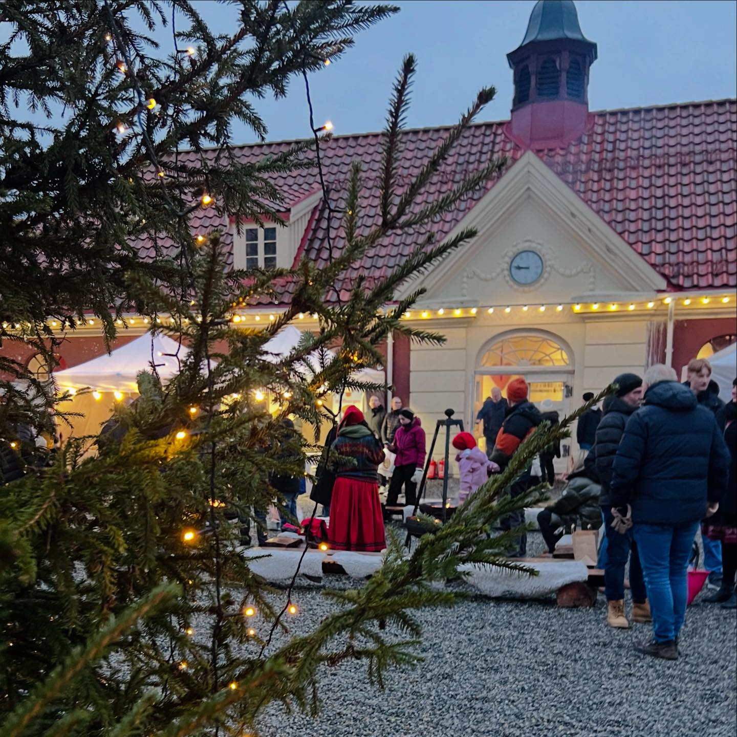 Galleri Festiviteten... - Galleri Festiviteten & Stallgården