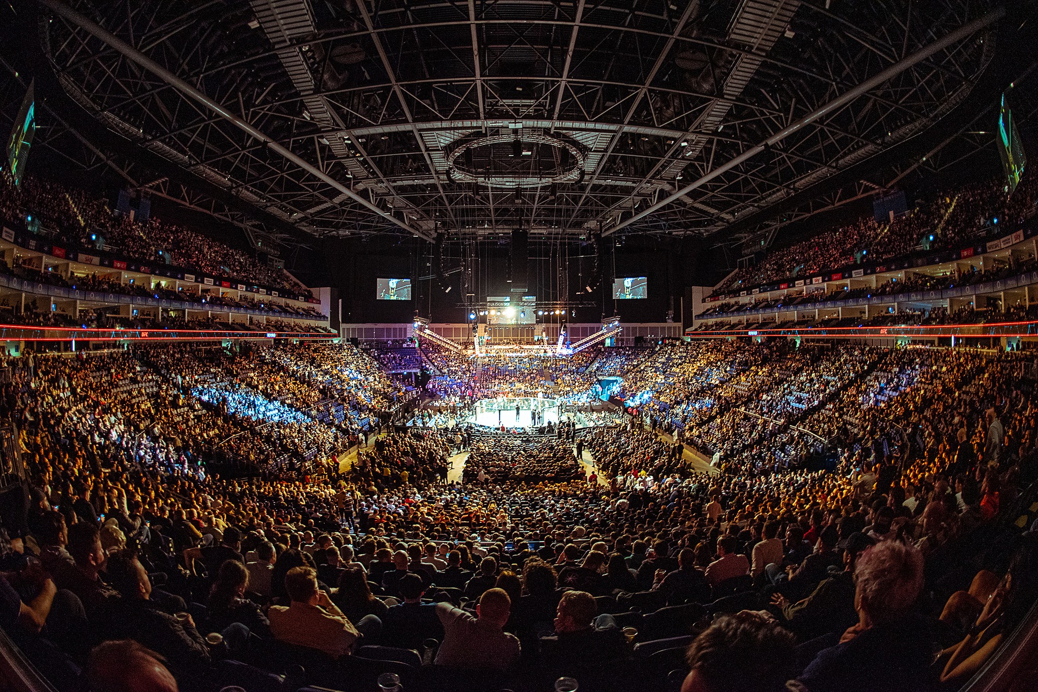 UFC - A Fight Day to Remember #UFCLondon breaks the...