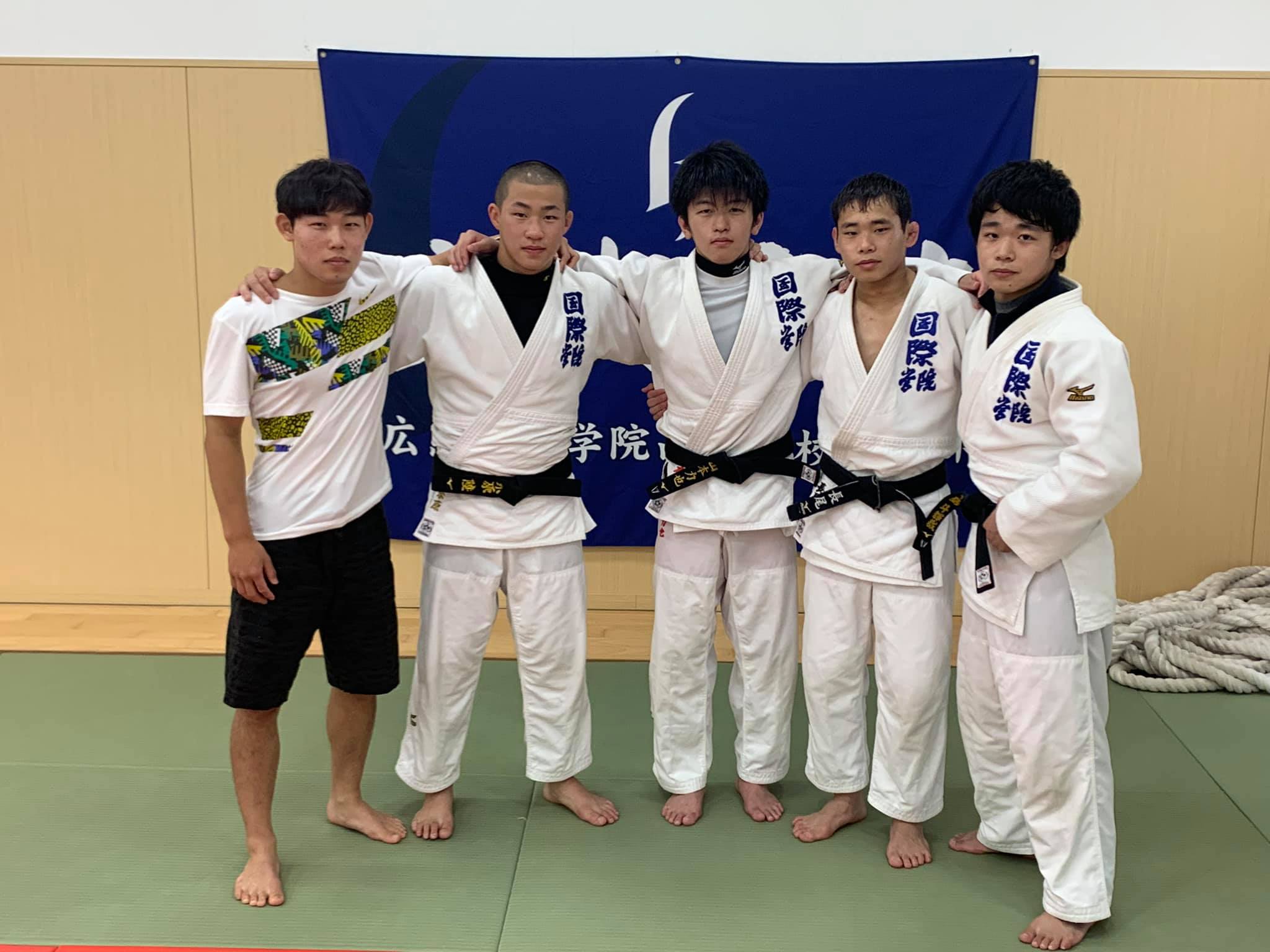 広島国際学院高校柔道部 3年生集合写真 5 9 Facebook