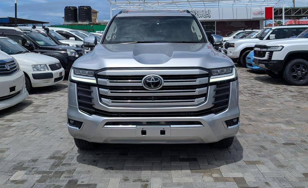 2024 TOYOTA LANDCRUISER LC300 SAHARA ZX -SPEED 260 Price : 385