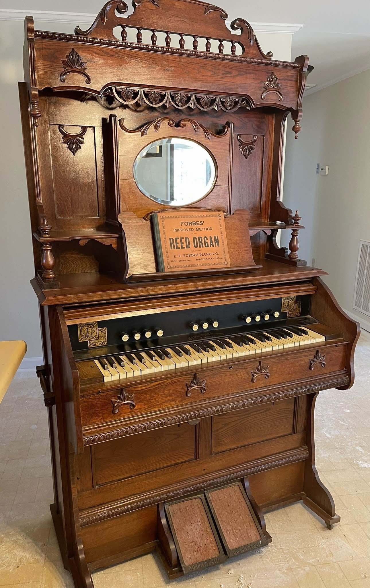 Beckwith Organ Company - working Reed Organ with Organist Seat Circa ...