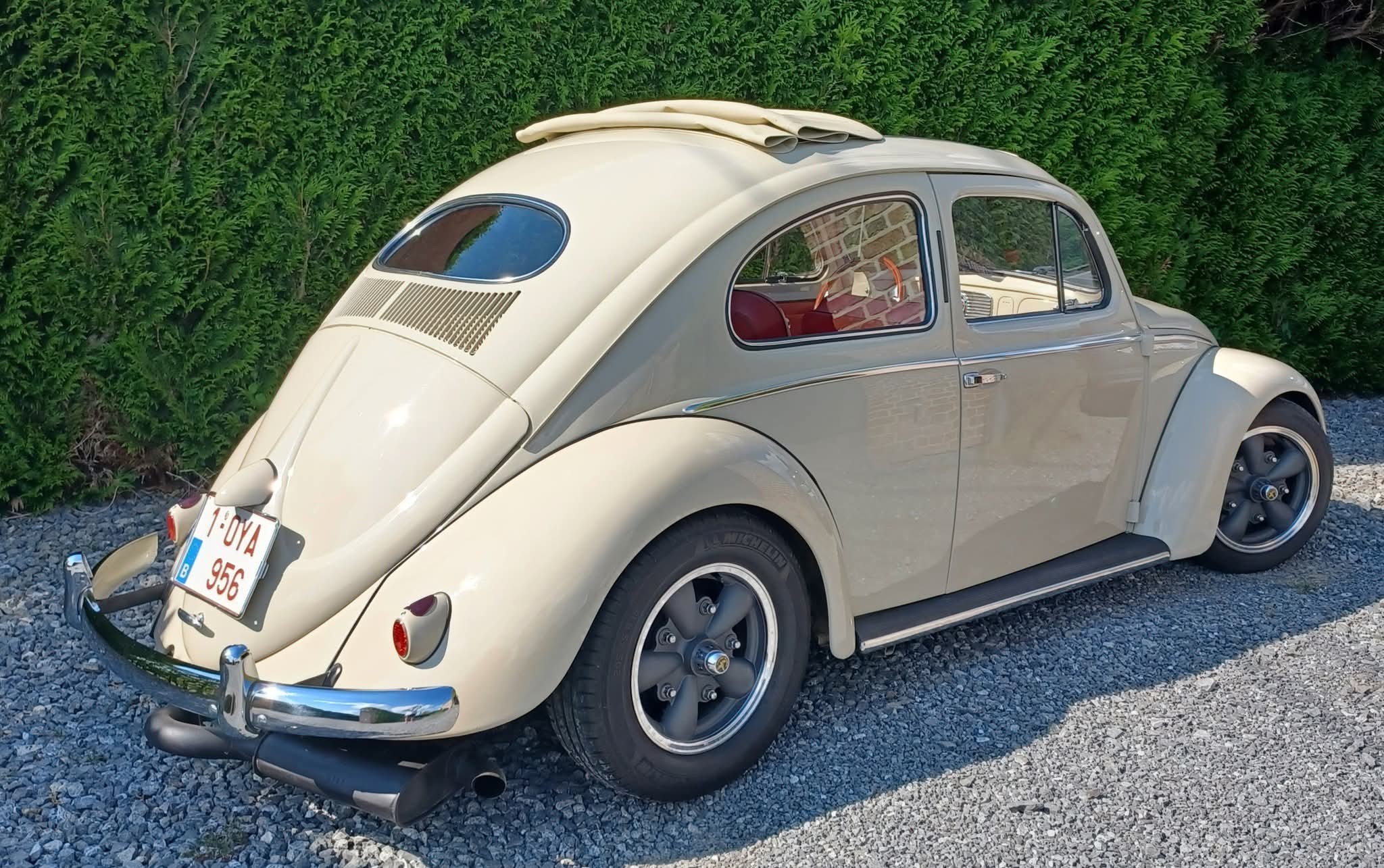 1953 Volkswagen Beetle Deluxe split-window classic car