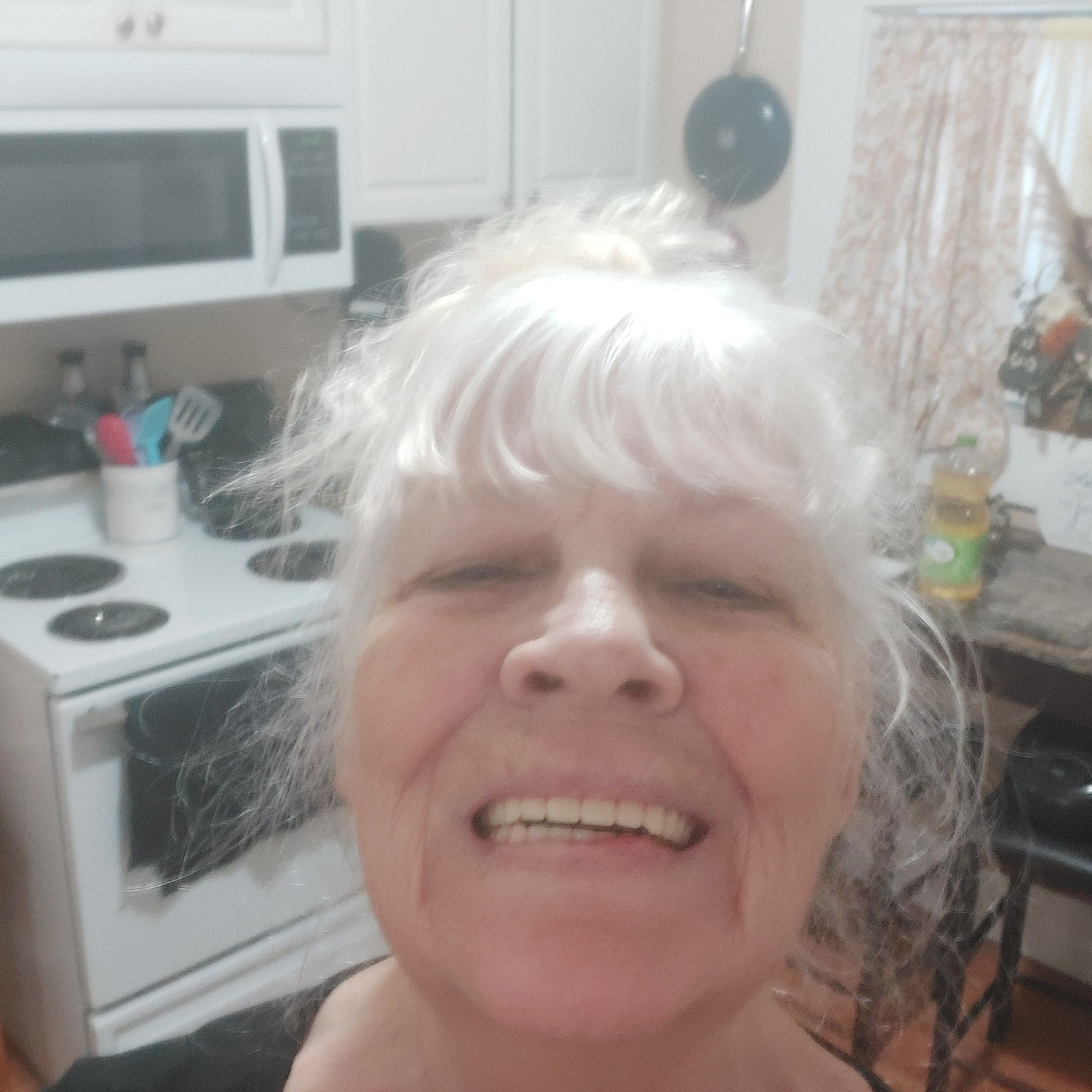 Photoshop Requests | Hi! I'm 78, platinum hair,I look so washed out ...