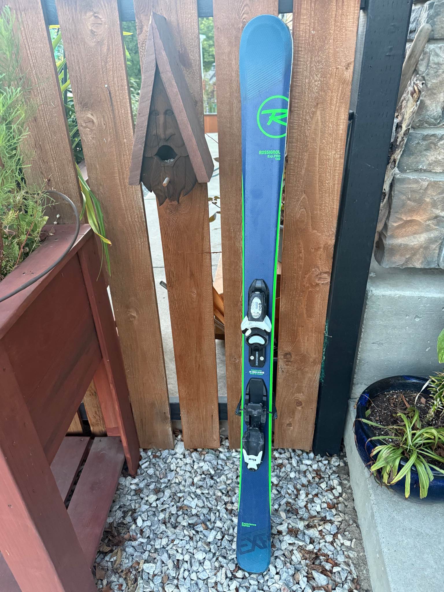 Rossignol Exp Pro 140 With easily adjustable demo style bindings