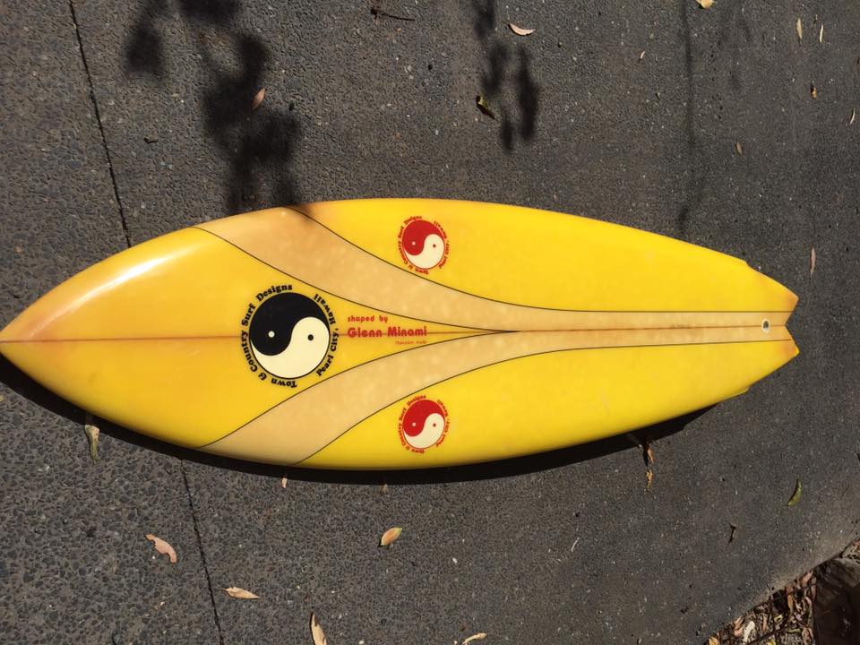 In 1967,Dick Brewer built what he believed was the first tri-fin