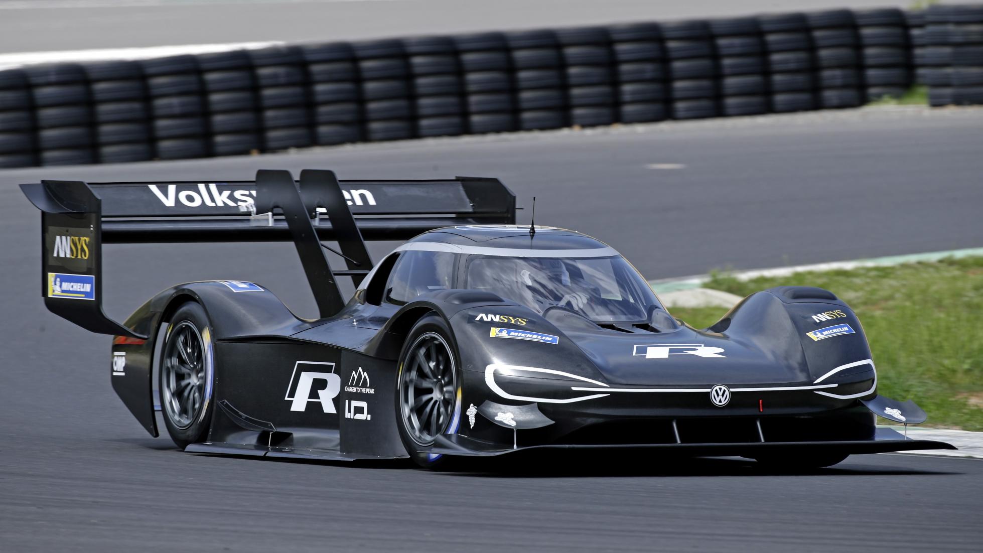 VW's I.D. R electric prototype set the fastest-ever time at Pikes