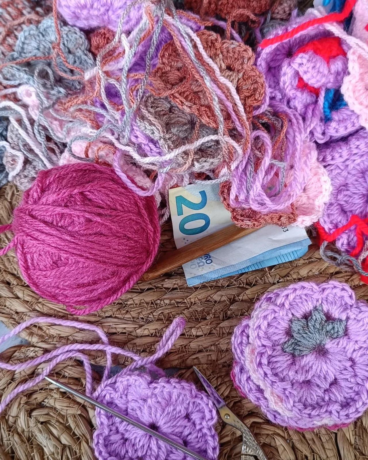 Crochet Tutorial & Patterns | What do you do with the leftover yarn ...