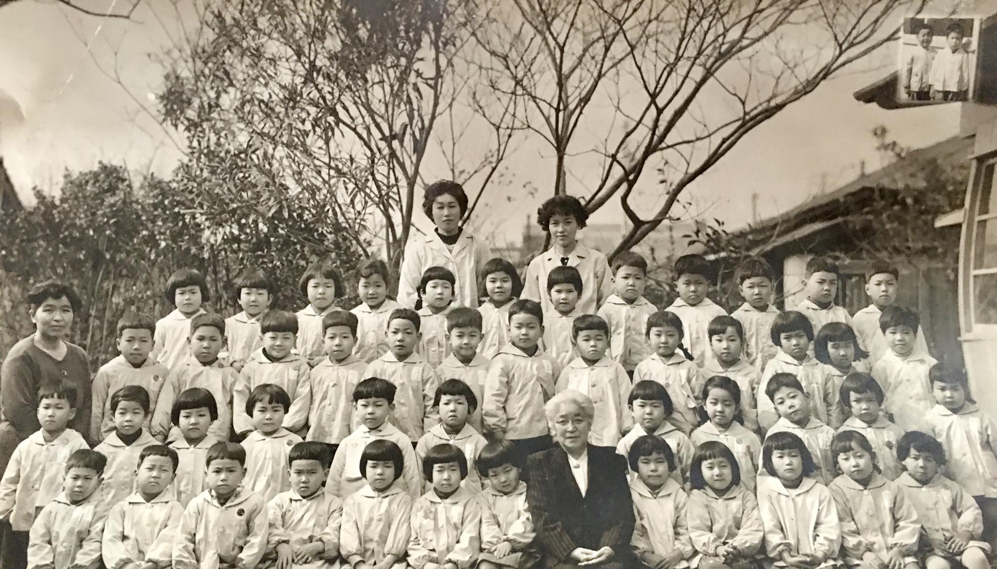 66年前の幼稚園集合写真 5歳のわたし達❤️ さて、わたしは何処で 