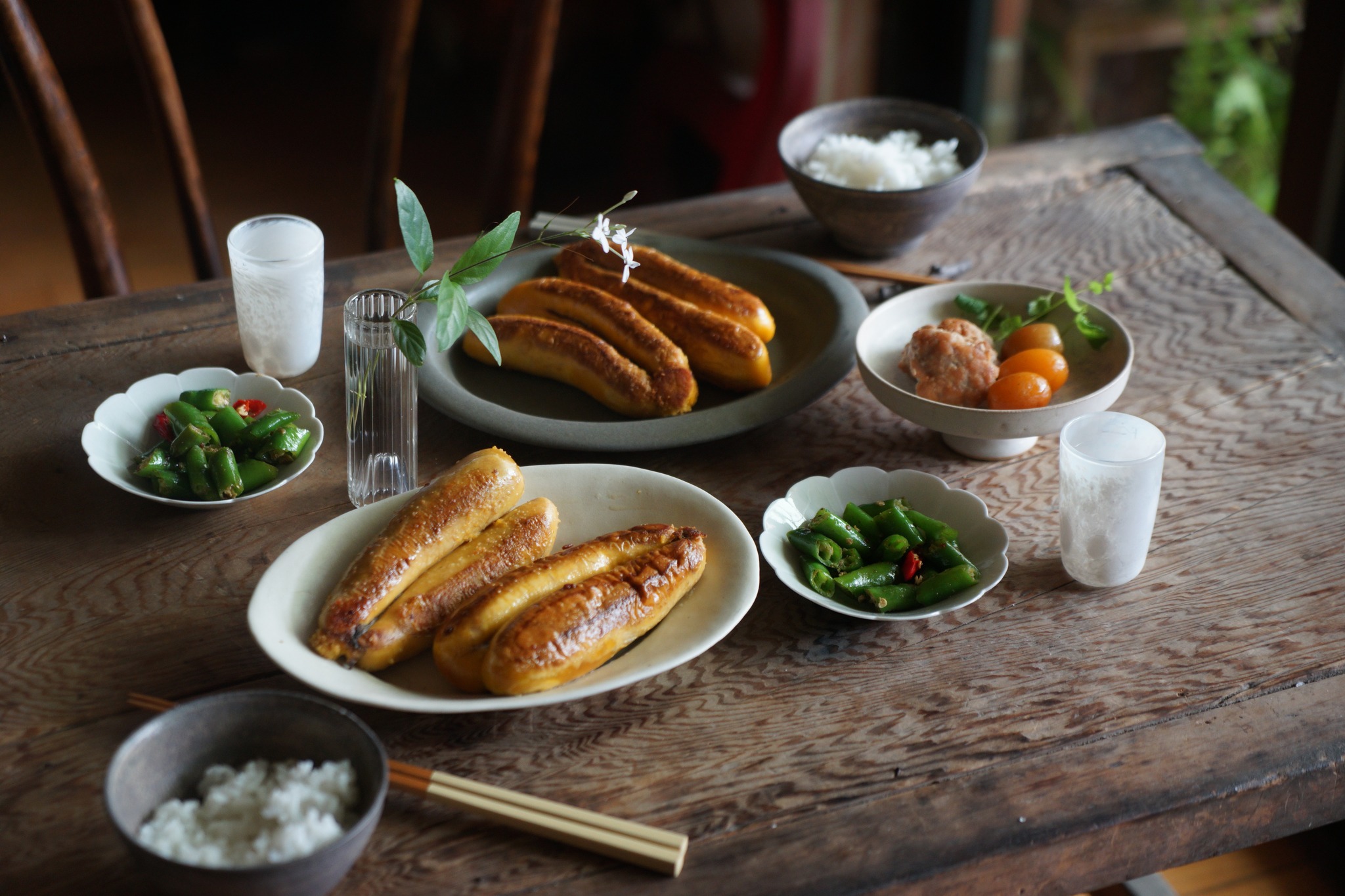 食之真味 - 清朝．袁枚 《隨園食單》點心單之「楊中丞西洋餅」 「楊中丞西洋餅」 用雞蛋清和飛麵作稠水放碗中，打銅夾剪一把，頭上作餅如碟大 ...