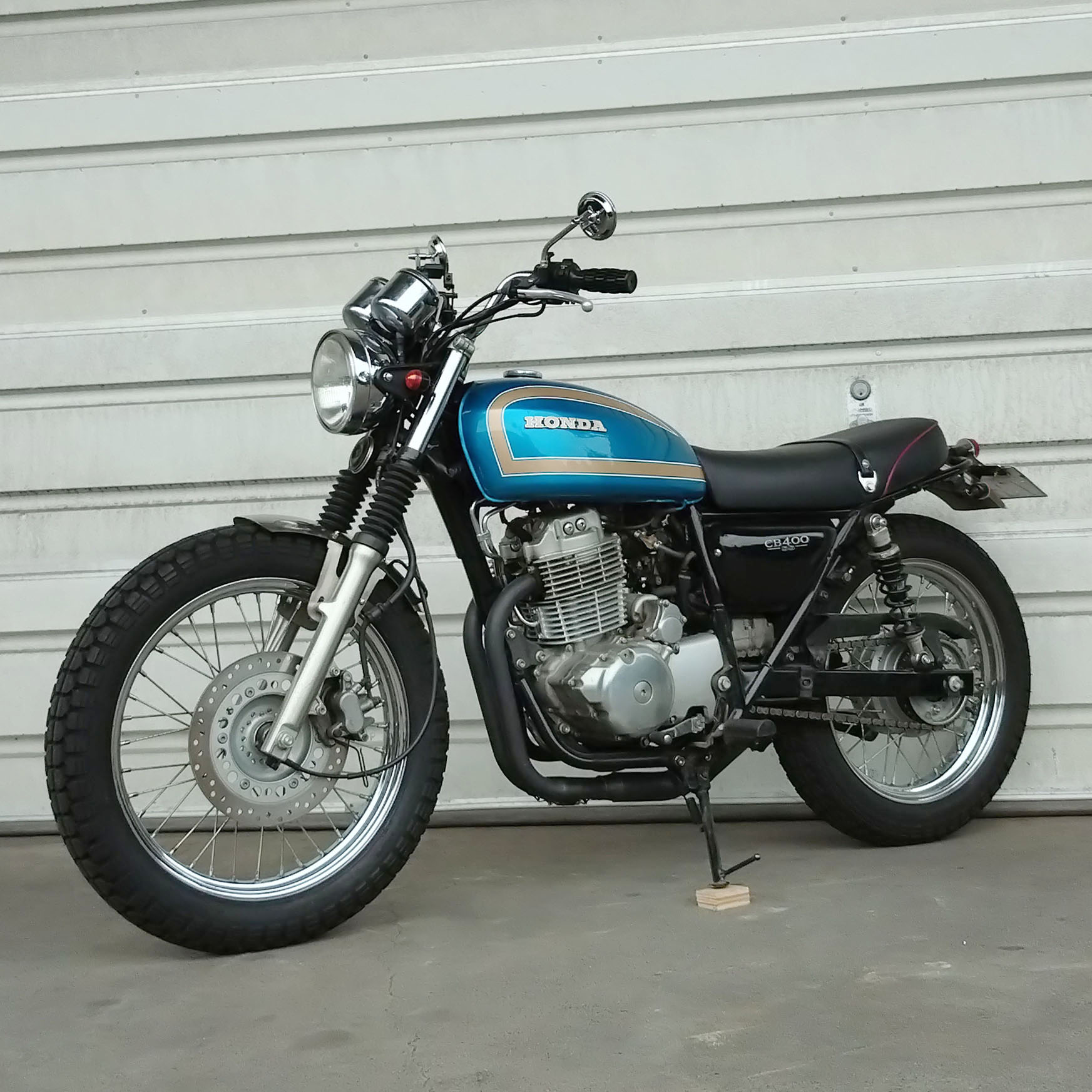 CB550Four(っぽい)カラーのCB250/350タンク。 #cb250 #cb350 #cb400