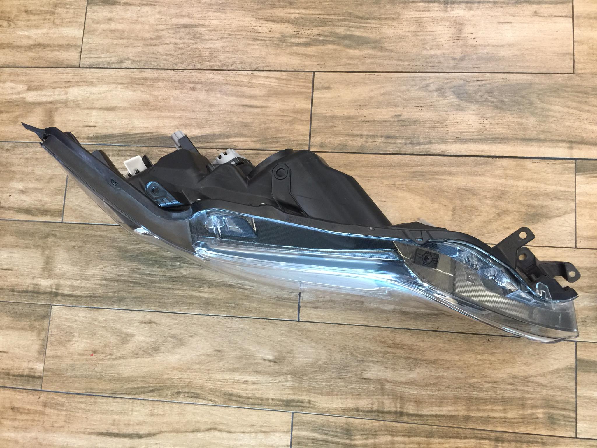 Toyota harrier ZSU 60 - 65 Head lamp set (used) Koito 48-147 LH