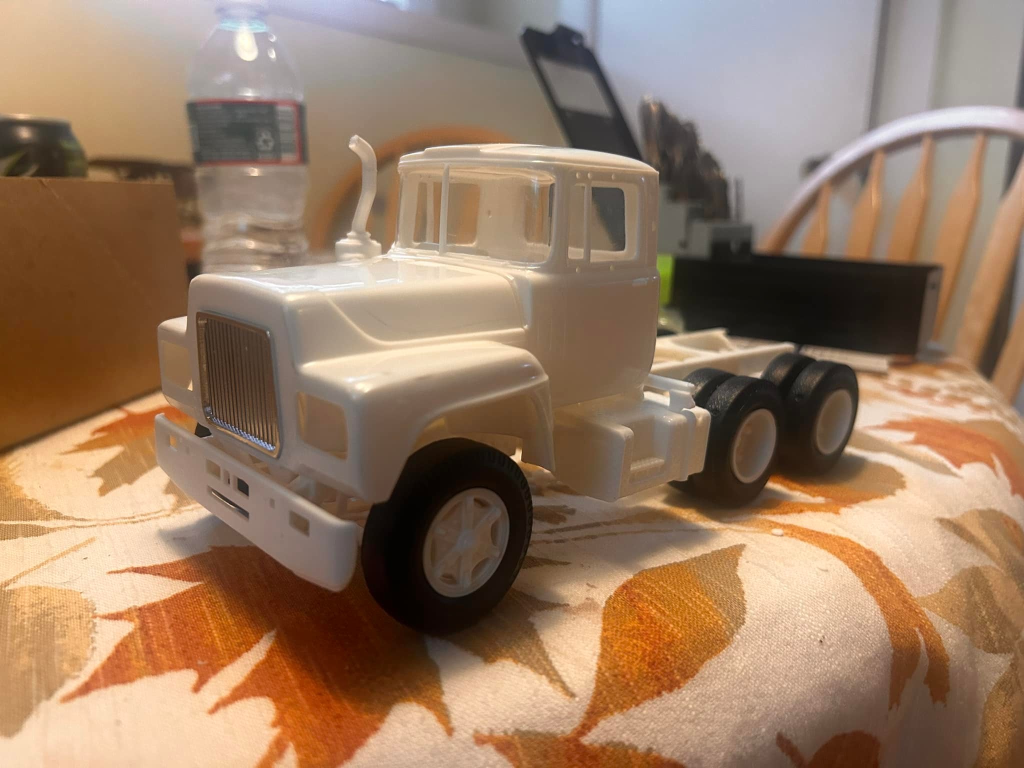 Any tips for building a 1970s Amt Mack R-685ST?