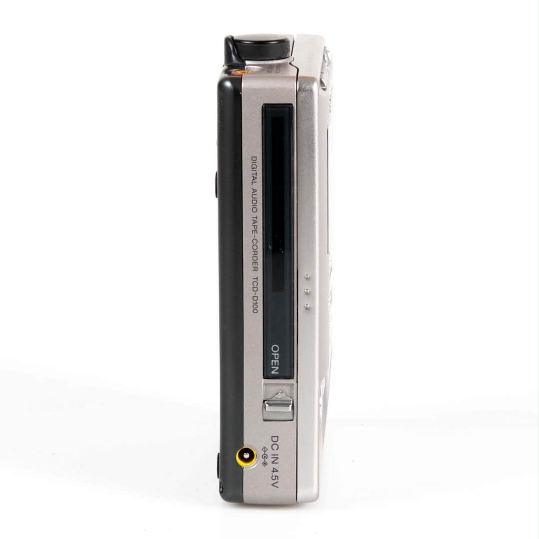 Sony DAT Walkman TCD-D100 (1997)