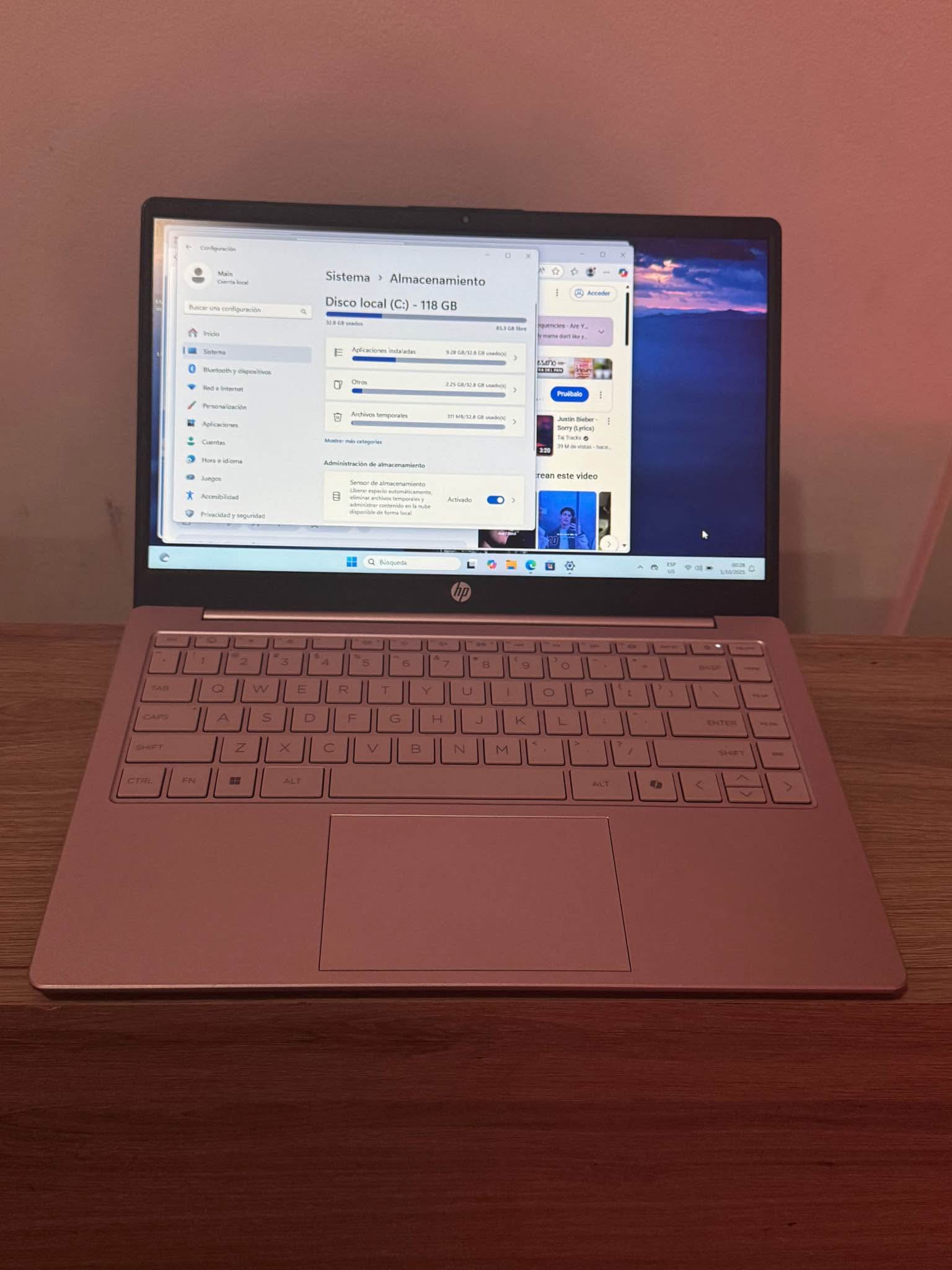 Laptop HP Rosa súper compacta 128 GB excelente estado con Office ...
