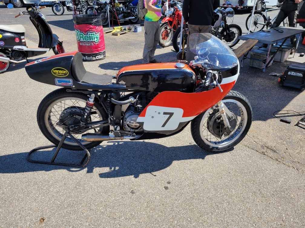What are Aermacchi 350 racers at Topeka, KS AHRMA races?