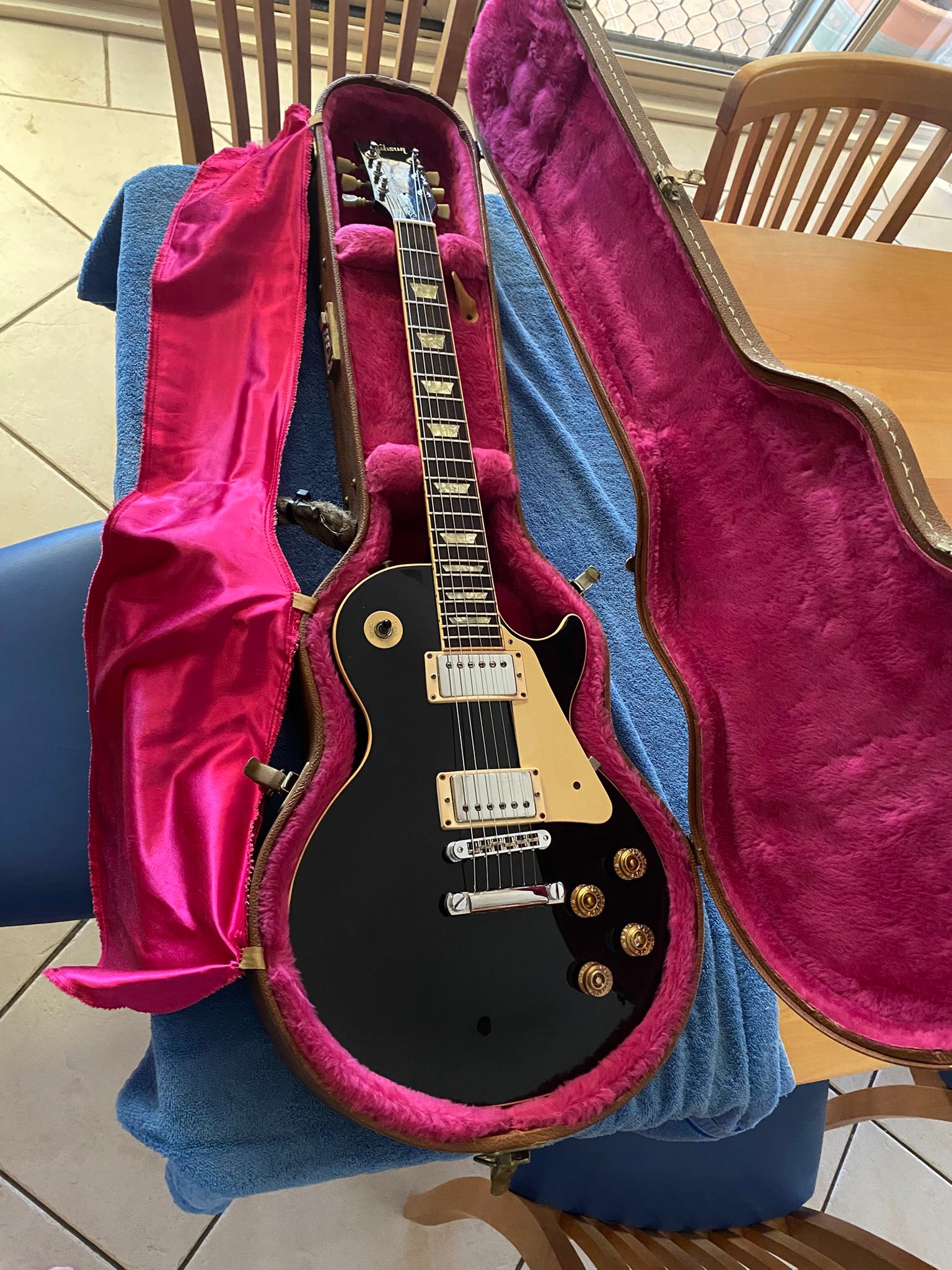 Received 1991 ebony standard guitar as gift