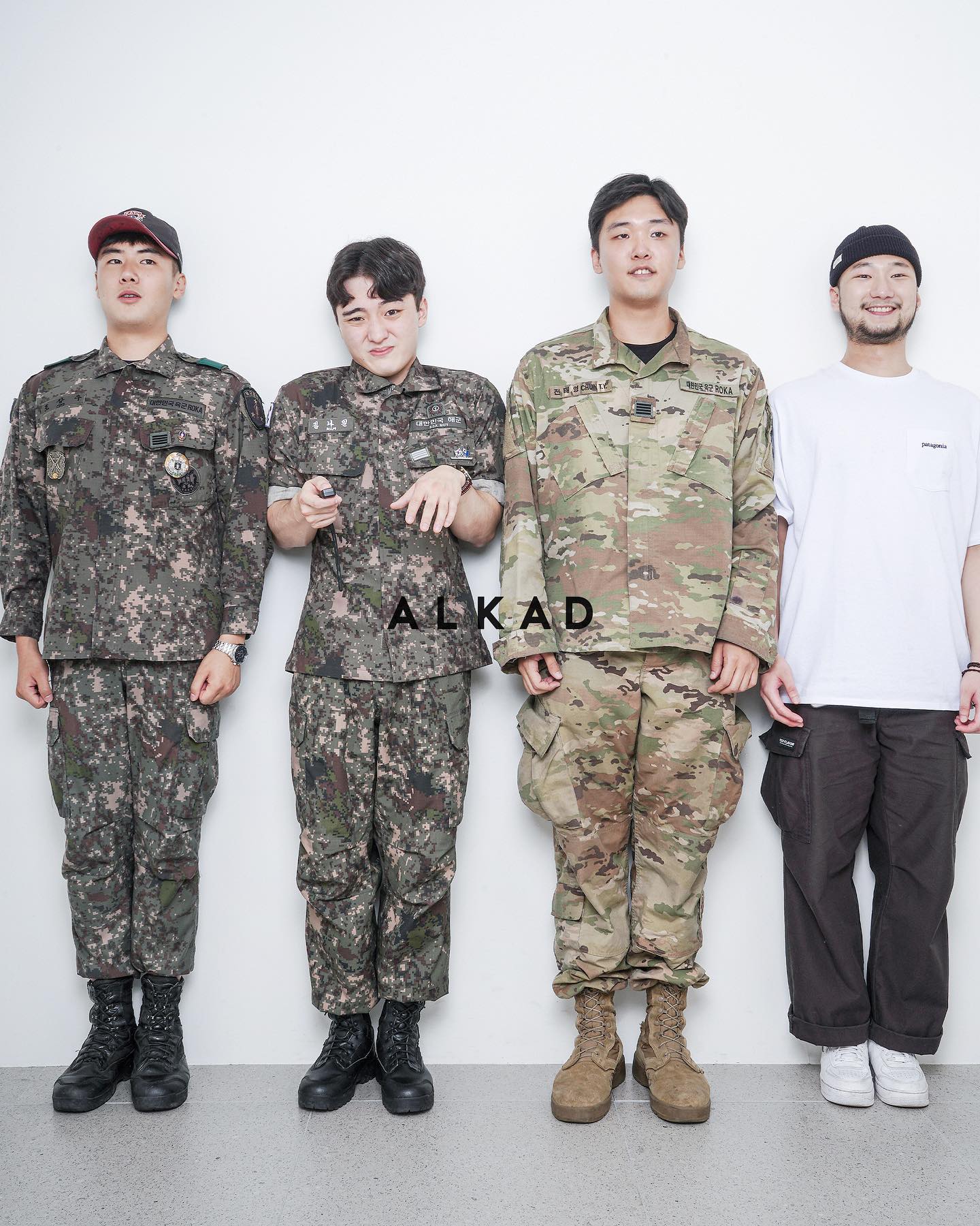 Alkad Studio - 싸나이로 태어나서~ 할일도 많다만~🤳🏻🇰🇷 #싸나이의셀프촬영 #국군장병화이팅... | Facebook
