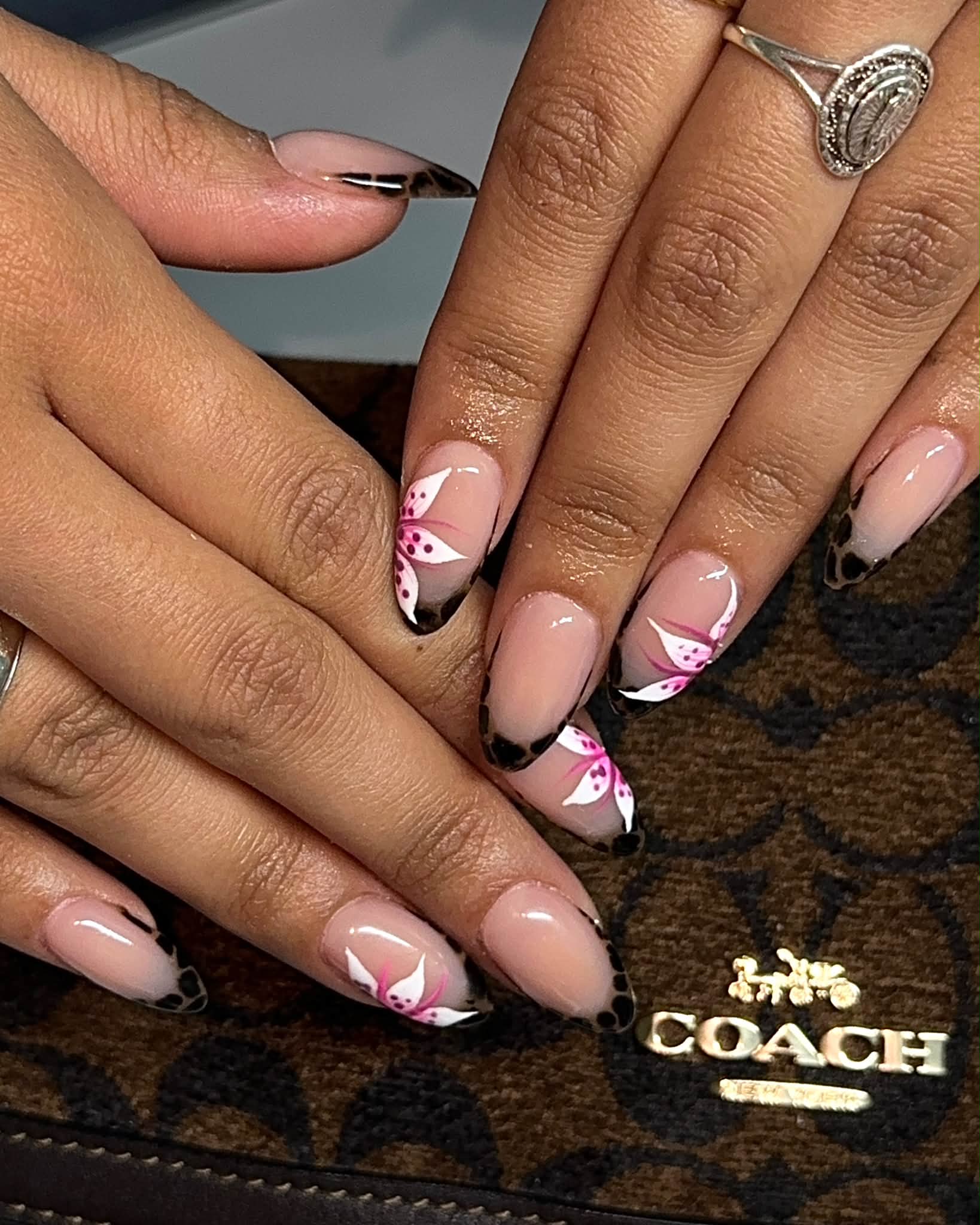 Looking for a nail tech?💅 i have openings!