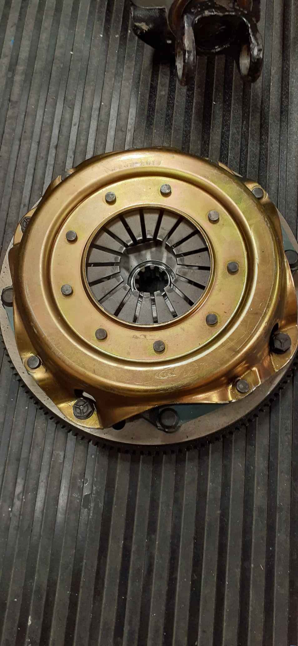 Holden M20 6 cylinder 4 speed gearbox - Car Engines & Engine Parts ...