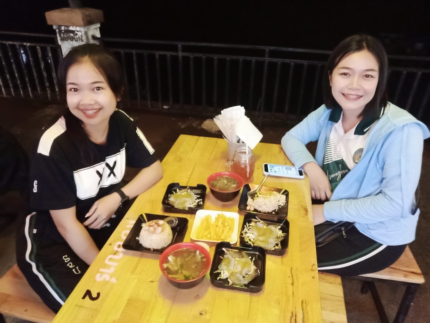 Sab Bar - 🤣 เรื่องพูดติดดิน 😜 แต่เรื่องกินติดดาว ⭐️...
