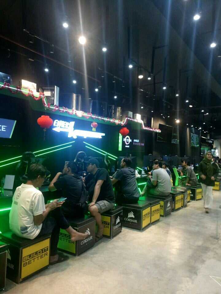 Fulset Komputer PC Gaming Design | Facebook