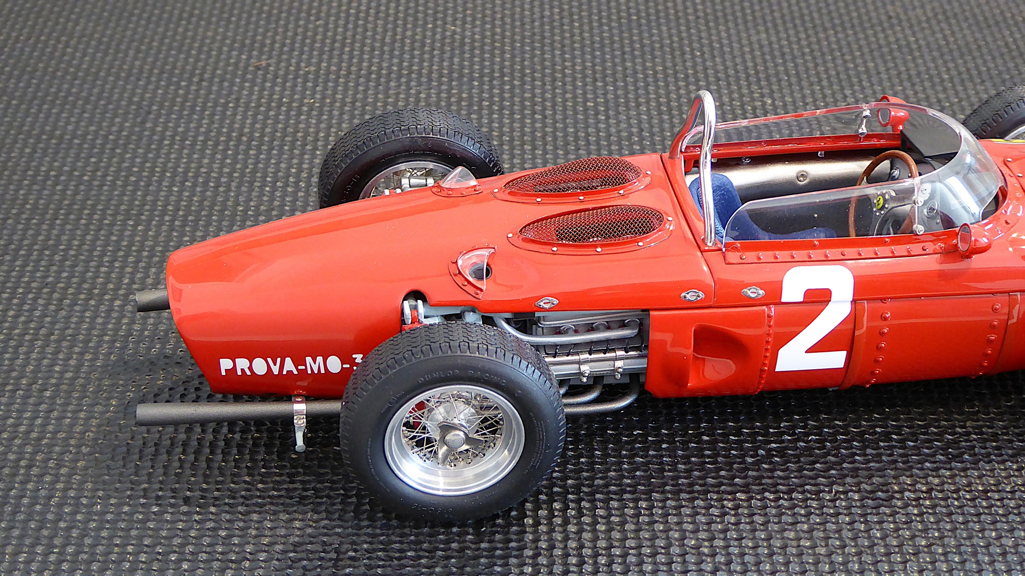 1:18 CMC 1961 Ferrari Dino 156 F1 O00 О O そ . N GT