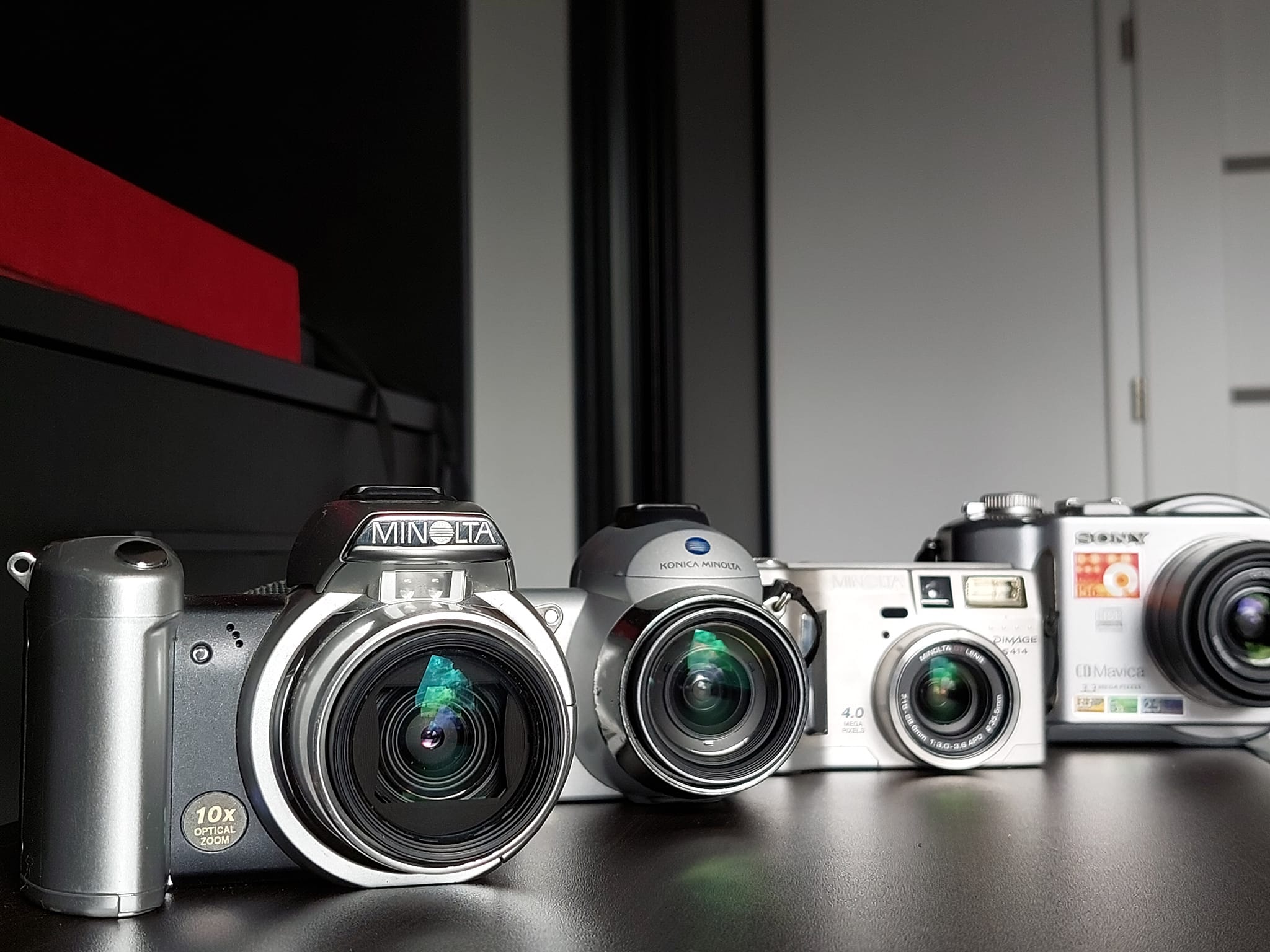Vintage digital camera obsession with Konica Minolta Dimage G600