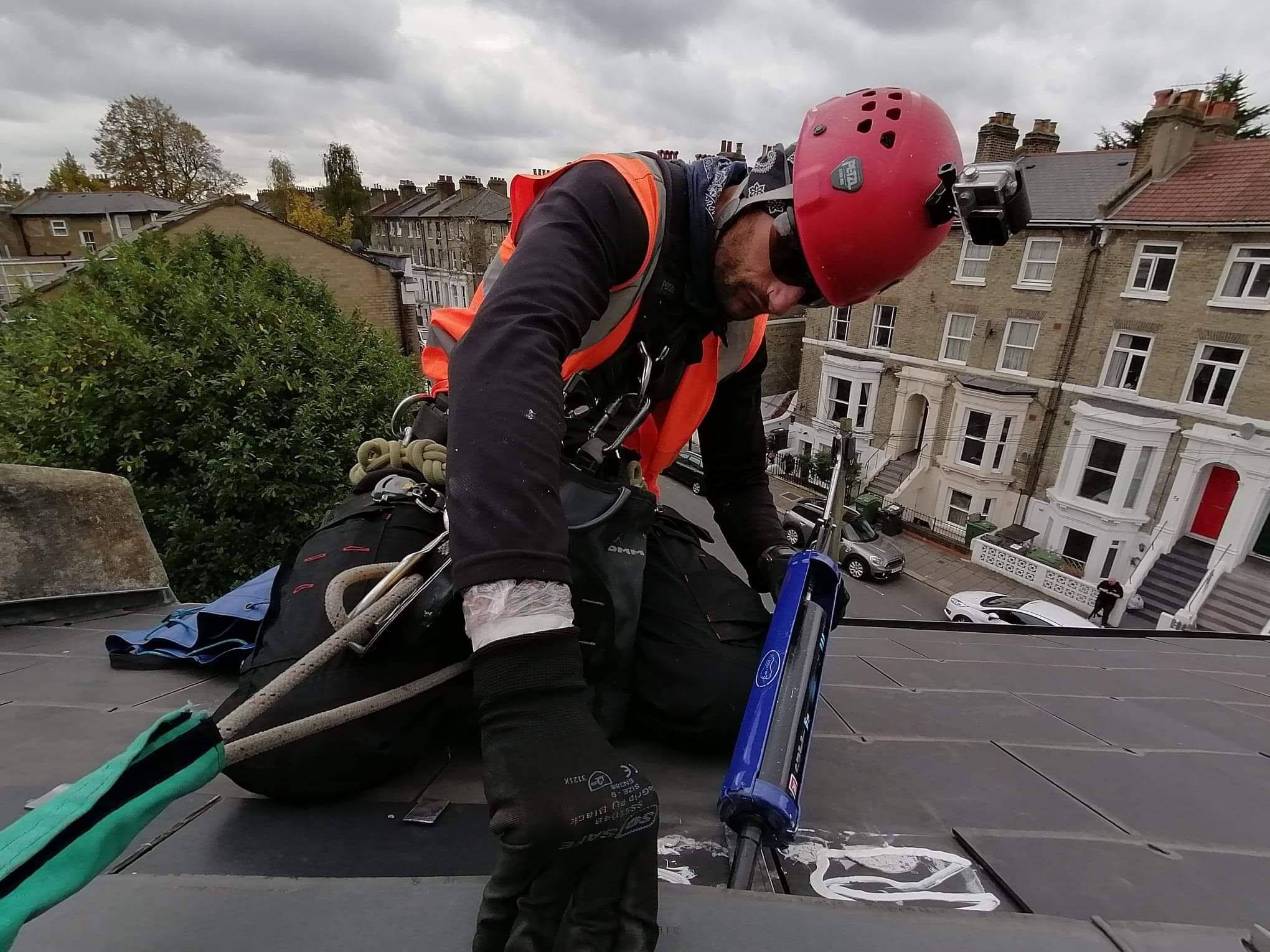 London - 𝗥𝗼𝗽𝗲 𝗔𝗰𝗰𝗲𝘀𝘀 𝗥𝗼𝗼𝗳 𝗠𝗮𝗶𝗻𝘁𝗲𝗻𝗮𝗻𝗰𝗲 𝗟𝗼𝗻𝗱𝗼𝗻 𝗔𝗯𝘀𝗲𝗶𝗹𝗶𝗻𝗴 𝗥𝗼𝗼𝗳 𝗥𝗲𝗽𝗮𝗶𝗿𝘀 ...