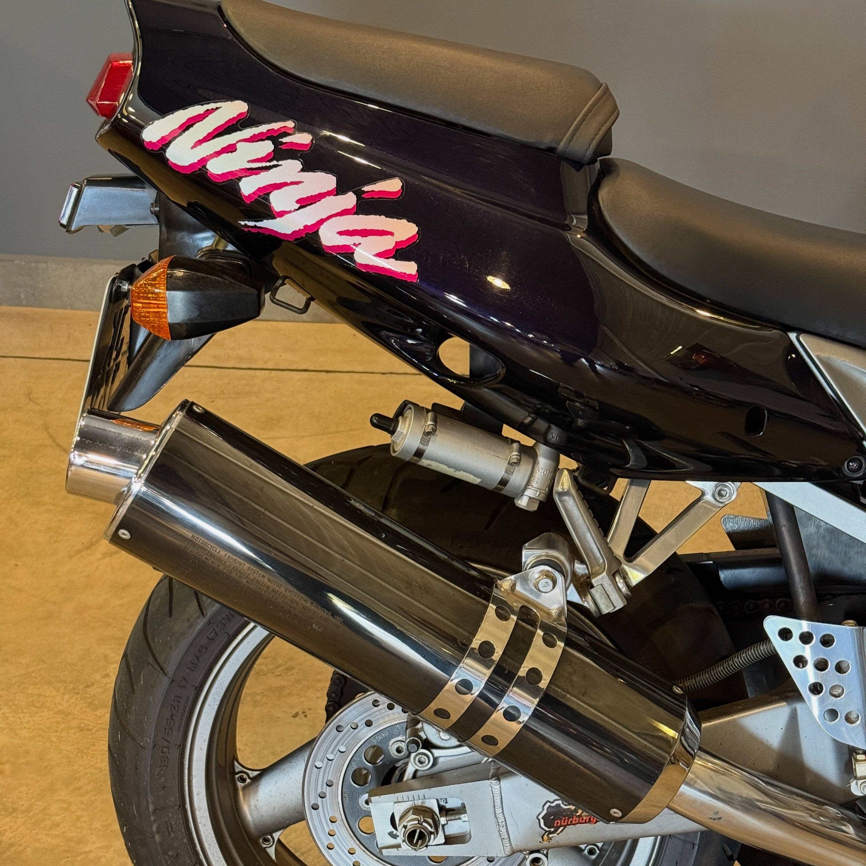 Marca: Kawasaki Modelo: Ninja ZX9R Ano: 1996 Milhas: 10.381 Valor