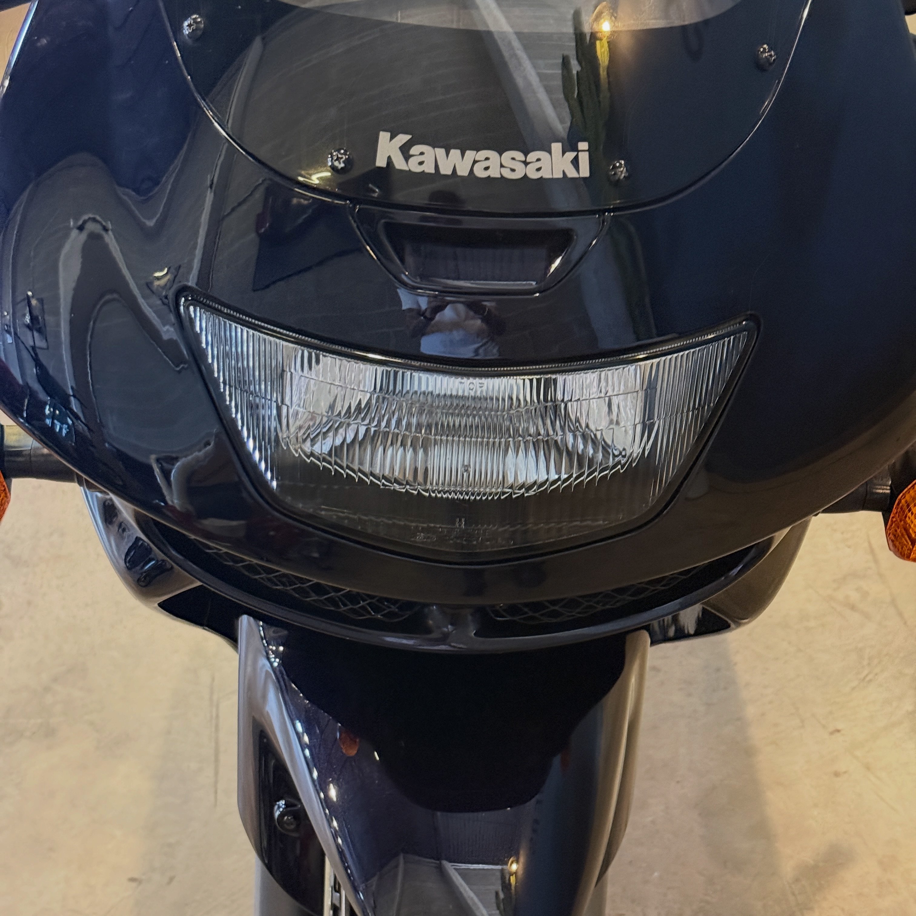 Marca: Kawasaki Modelo: Ninja ZX9R Ano: 1996 Milhas: 10.381 Valor