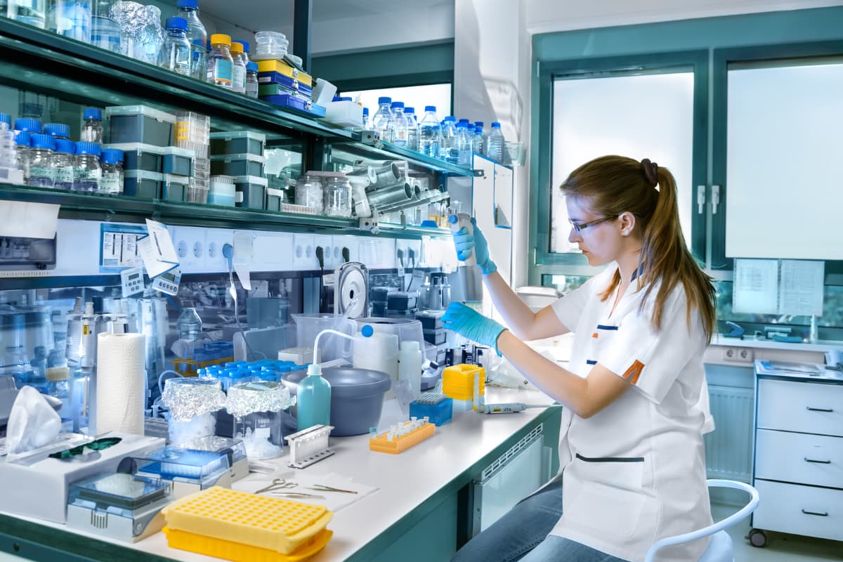 Biolabshare, LLC - an innovative bioincubator