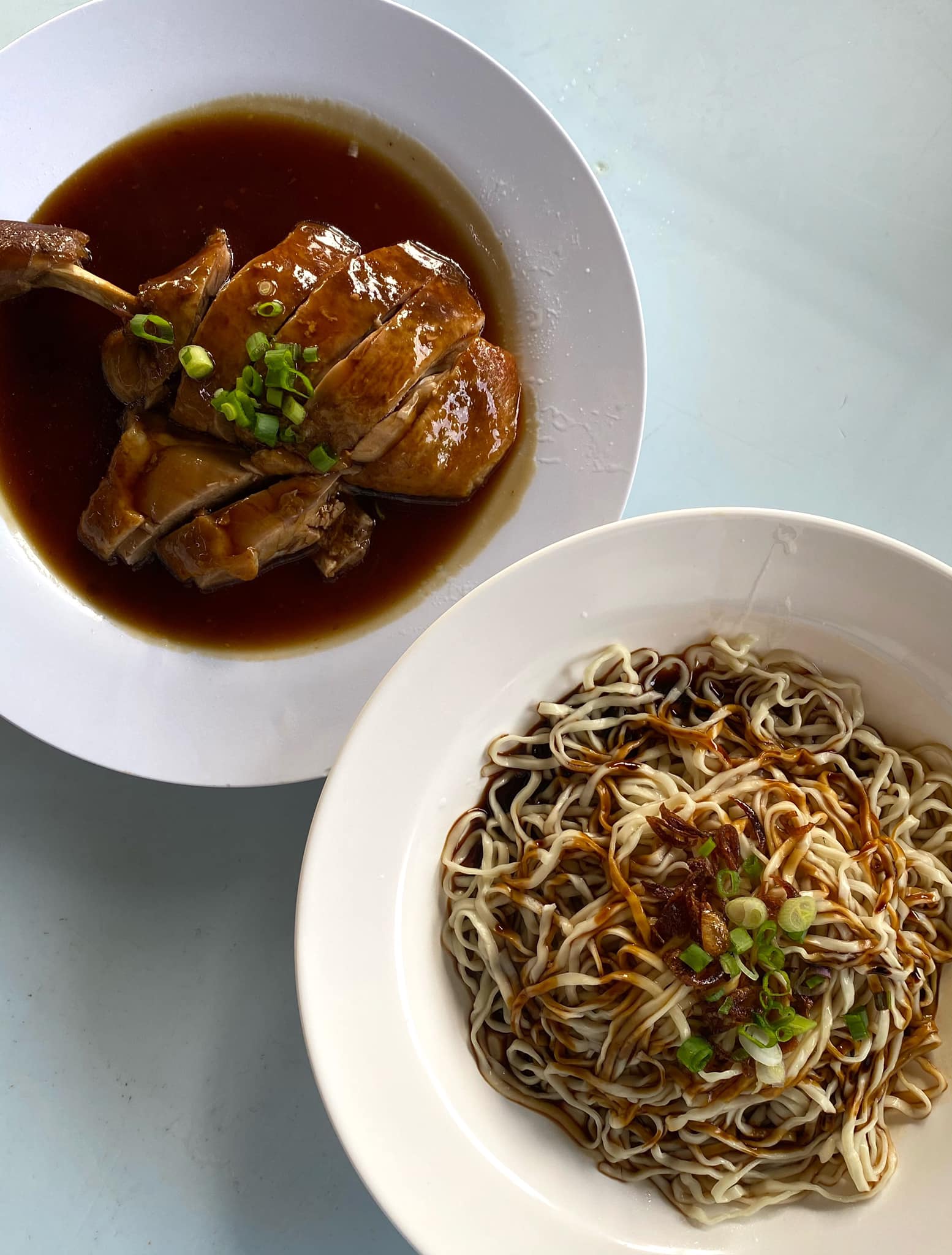 客家佬猪手面 - -卤鸭腿面- 非常入味的卤鸭腿 鸭腿绝对不偷工减料 👍🏻 配上Q弹的手工面...