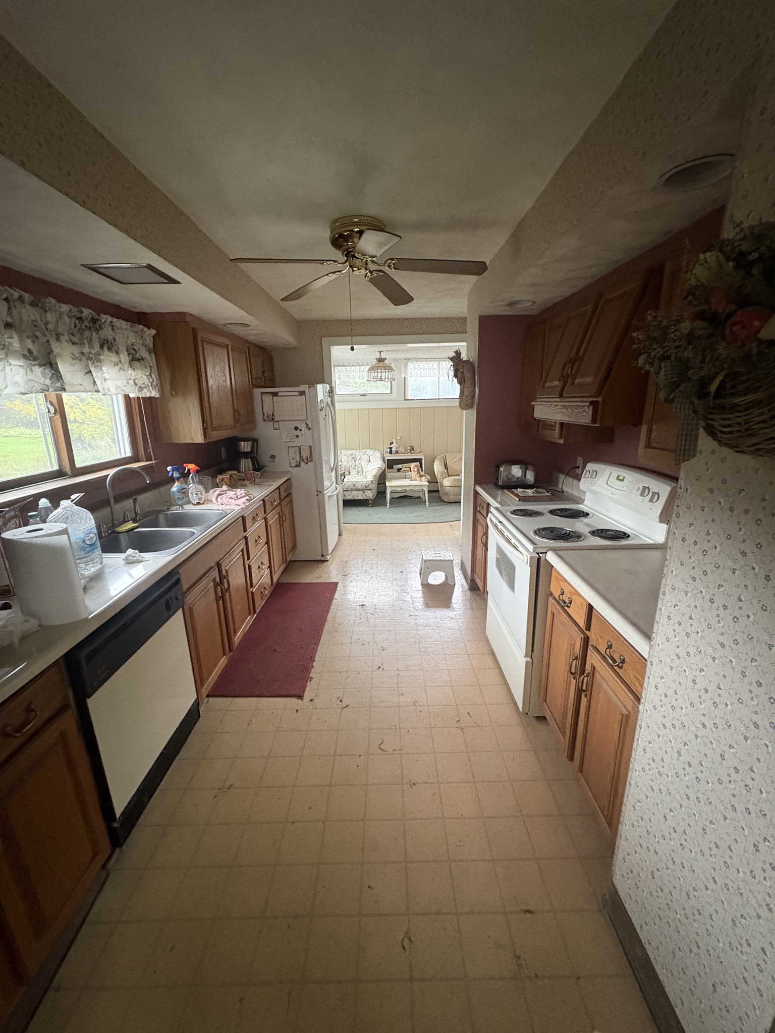Estate Sale :Household Contents + Washer & Dryer Included Address -705 ...