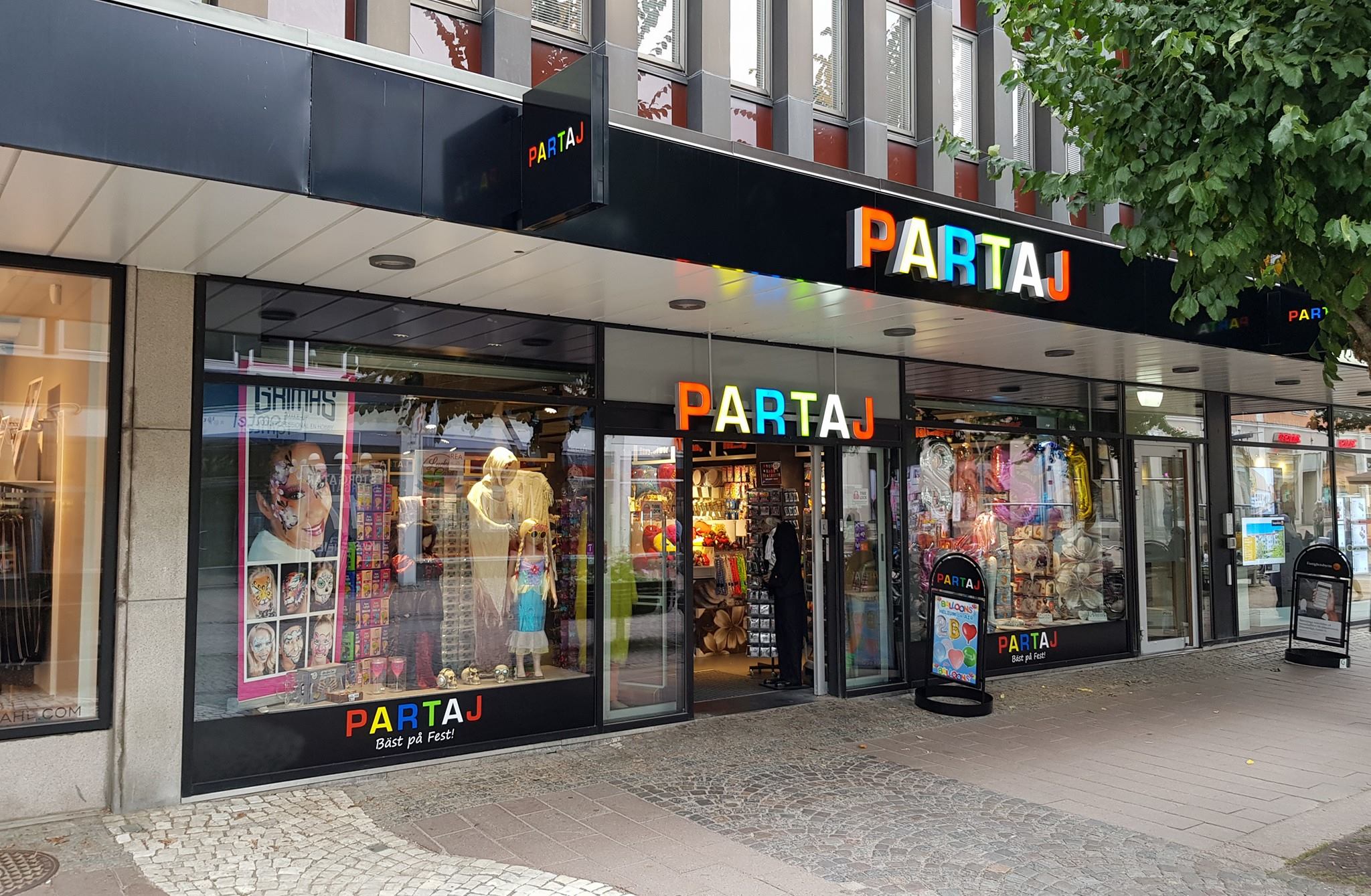 Partaj Växjö - Heliumballonger är ju hur kul som helst!! Och vi på ...