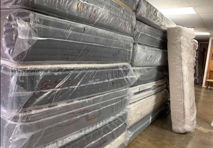 Venta King & Queen Mattress Moving Out Sale!.🆓🏠 🚚.COD Mattresses