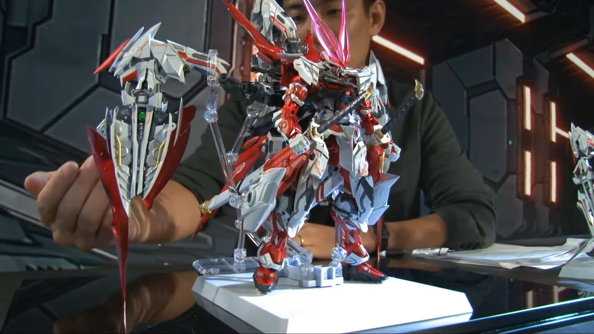 Sharing this Beautiful Gundam Astray Red Dragonics