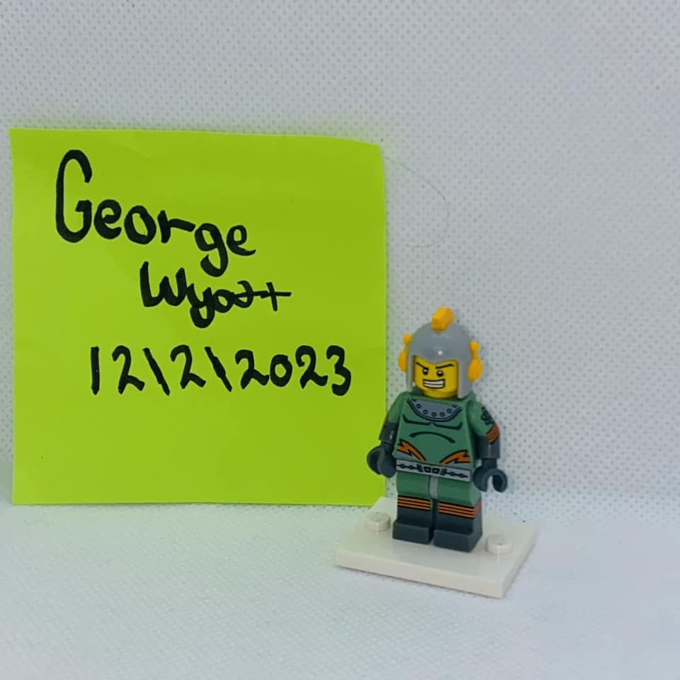 SELLING MINIFIGURES AND GIFT WITH PURCHASES!!!!! Minifigures