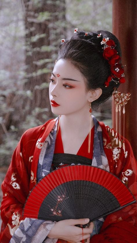 芸者 geisha - 芸者 geisha added a new photo
