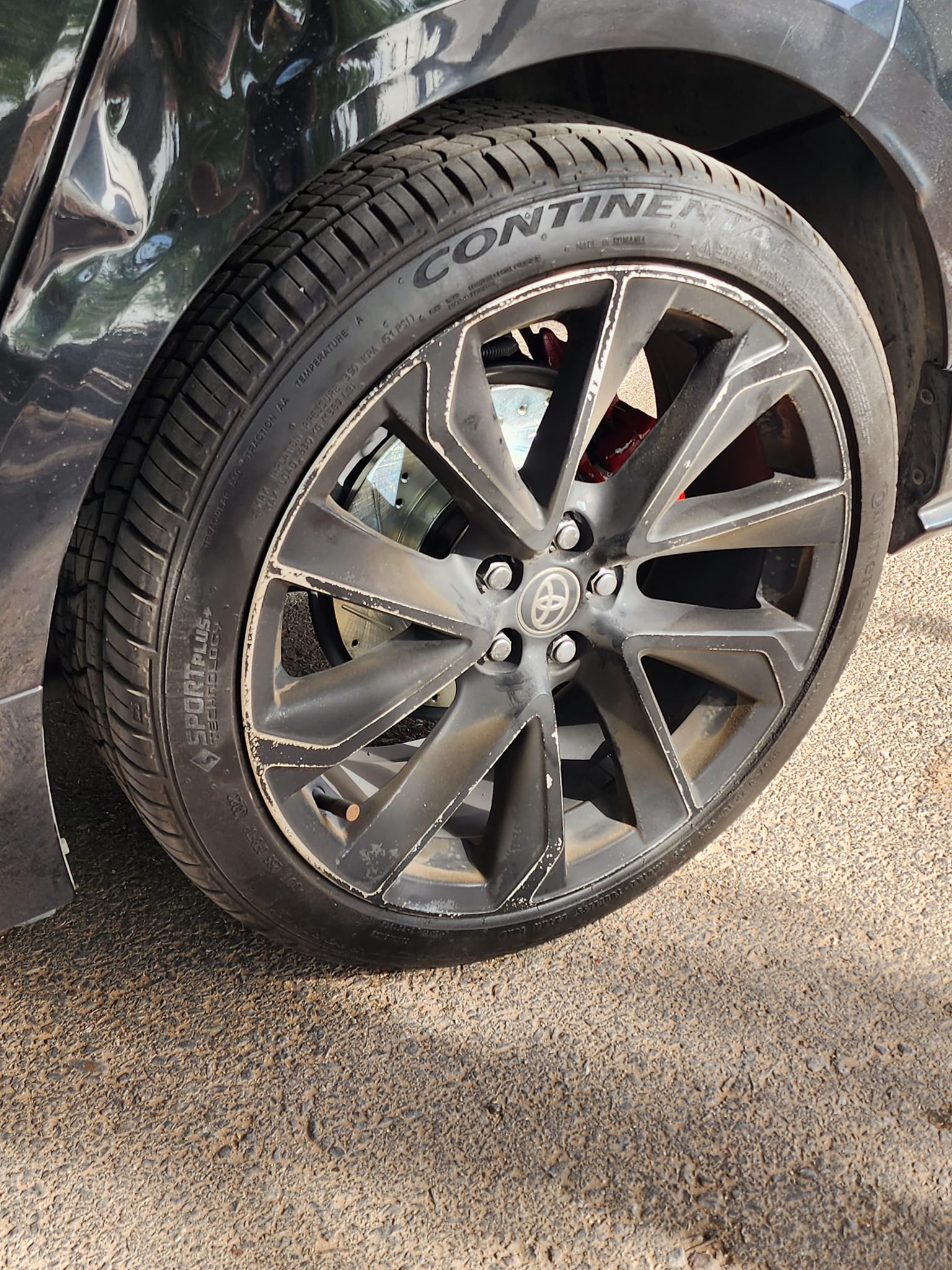 Premium Ceramic Rear Brake Kit with G-Coated Rotors & Posi-Bonded Pads for GM Vehicles (2000-2006