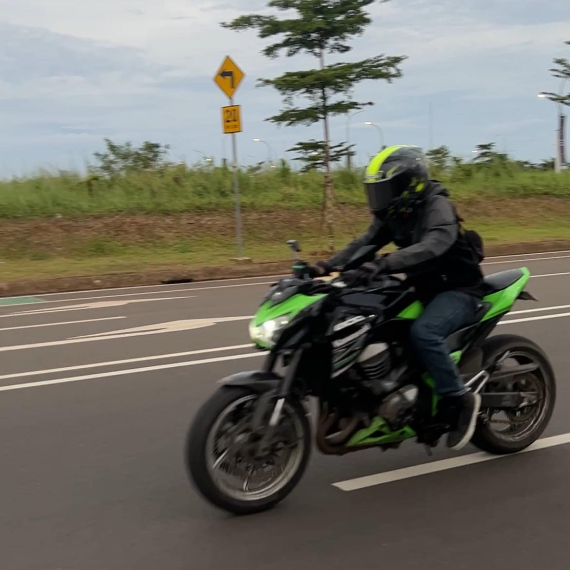 Jagat Konsultasi dan Pembahasan Komputer | Permisi agan2 saya mau tanya ...