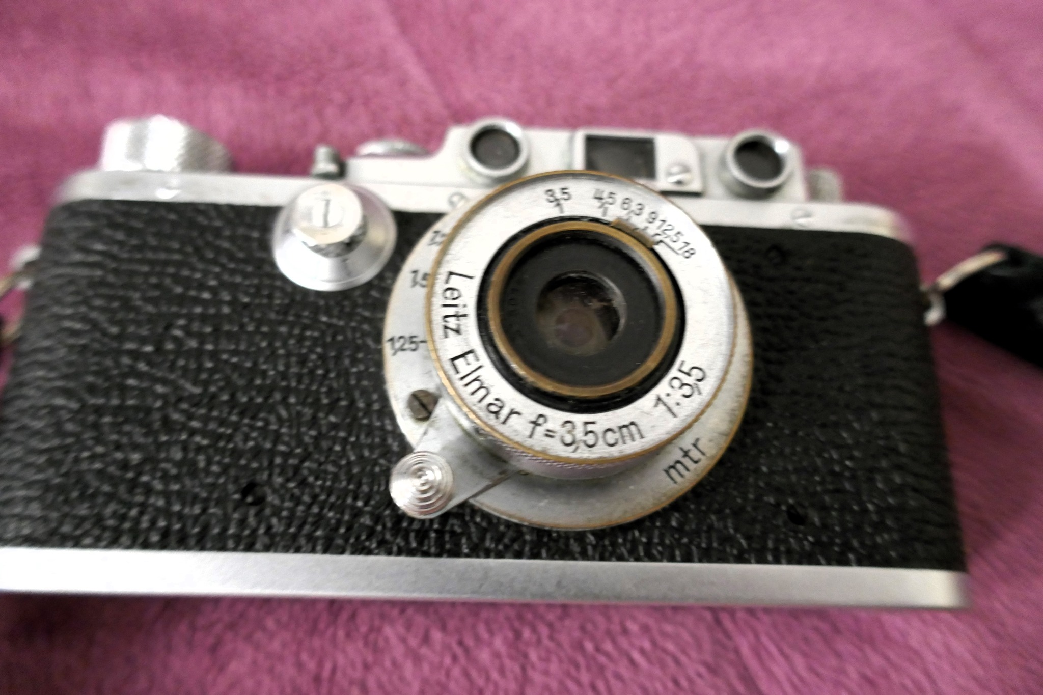 Where to find the serial number on a 5cm f3.5 Elmar LTM Red Scale