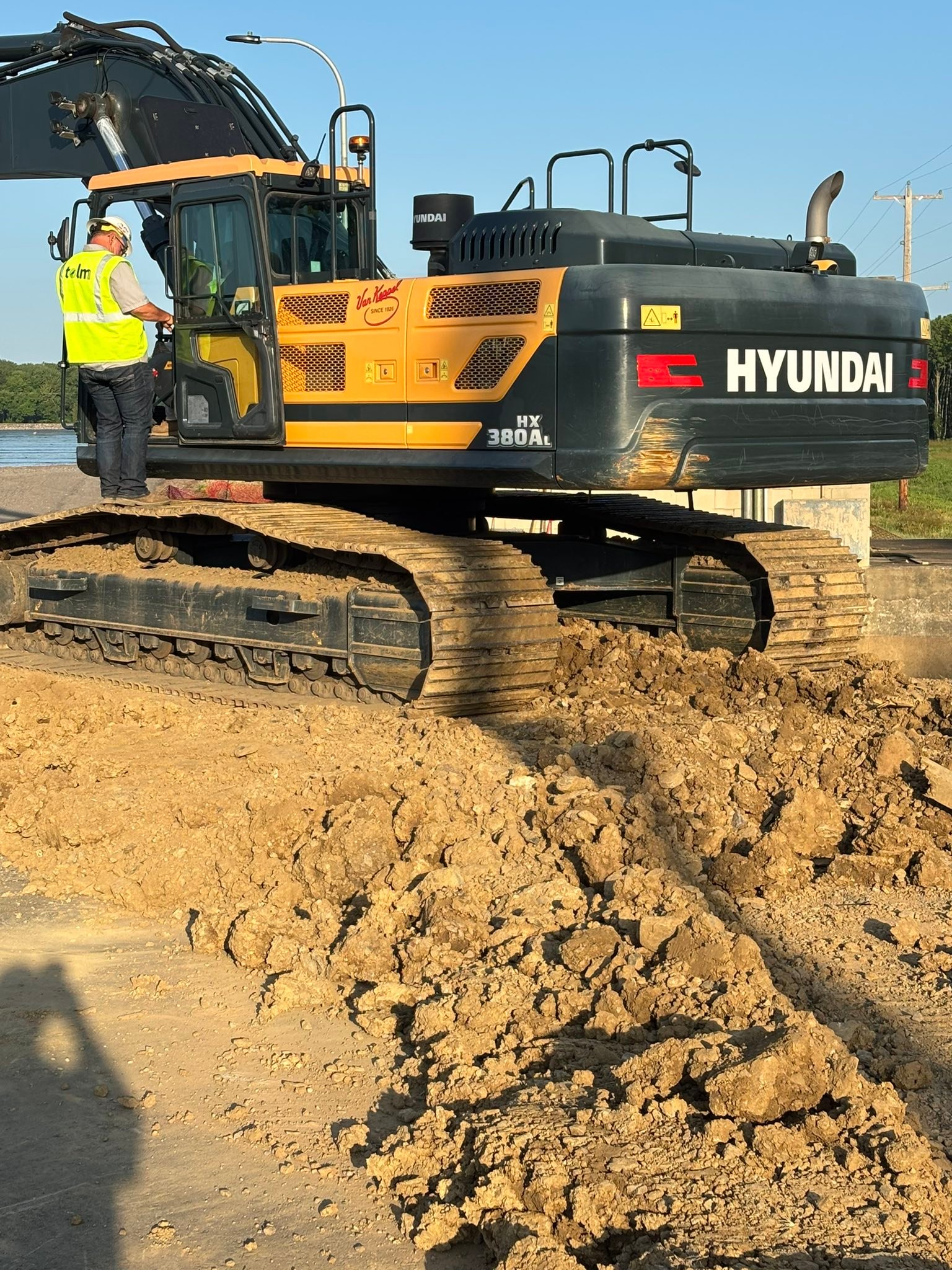 North... - North America HD Hyundai Construction Equipment