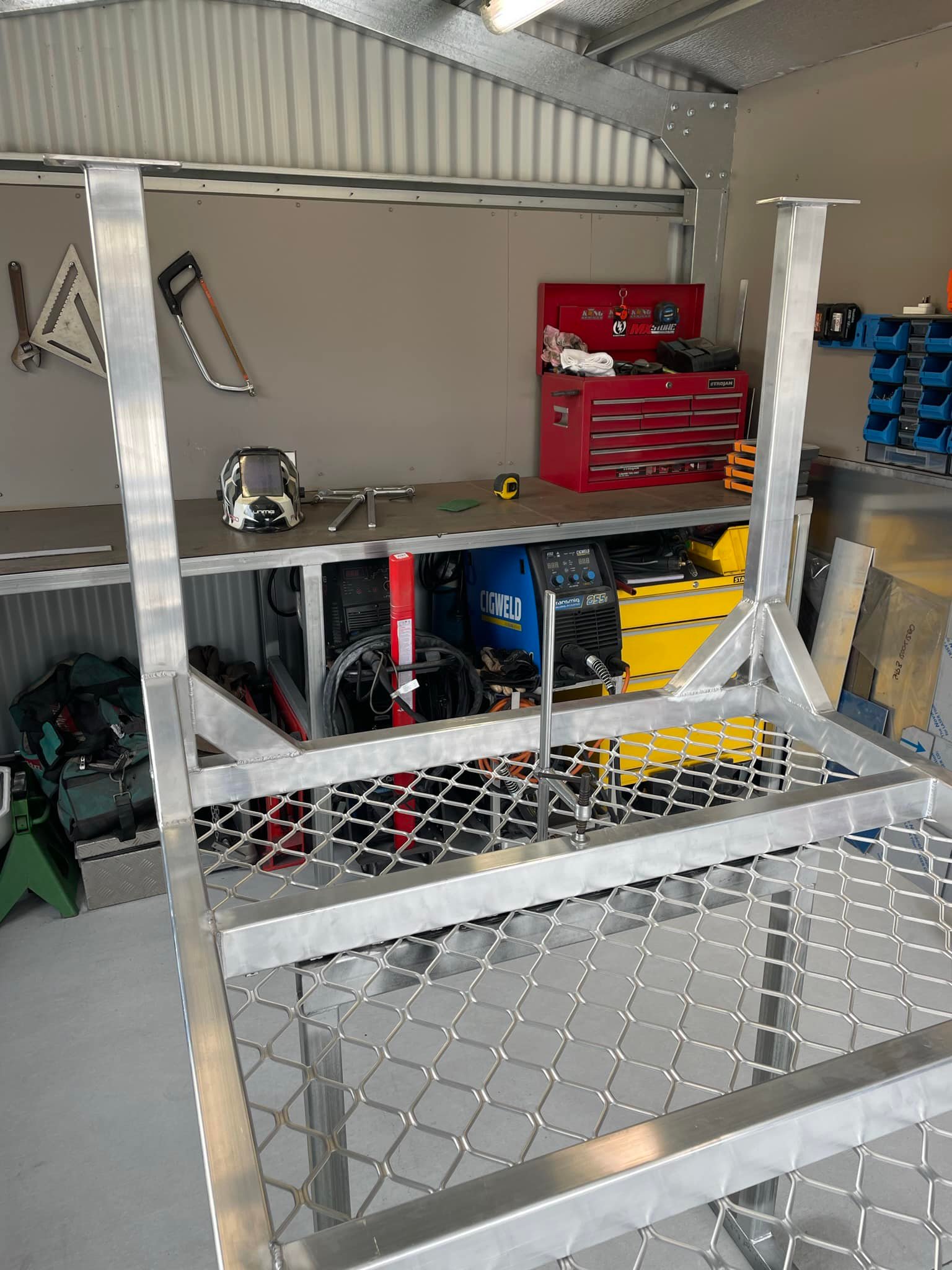 Custom made ladder rack to... - Mobbsy’s Metal Fabrication | Facebook