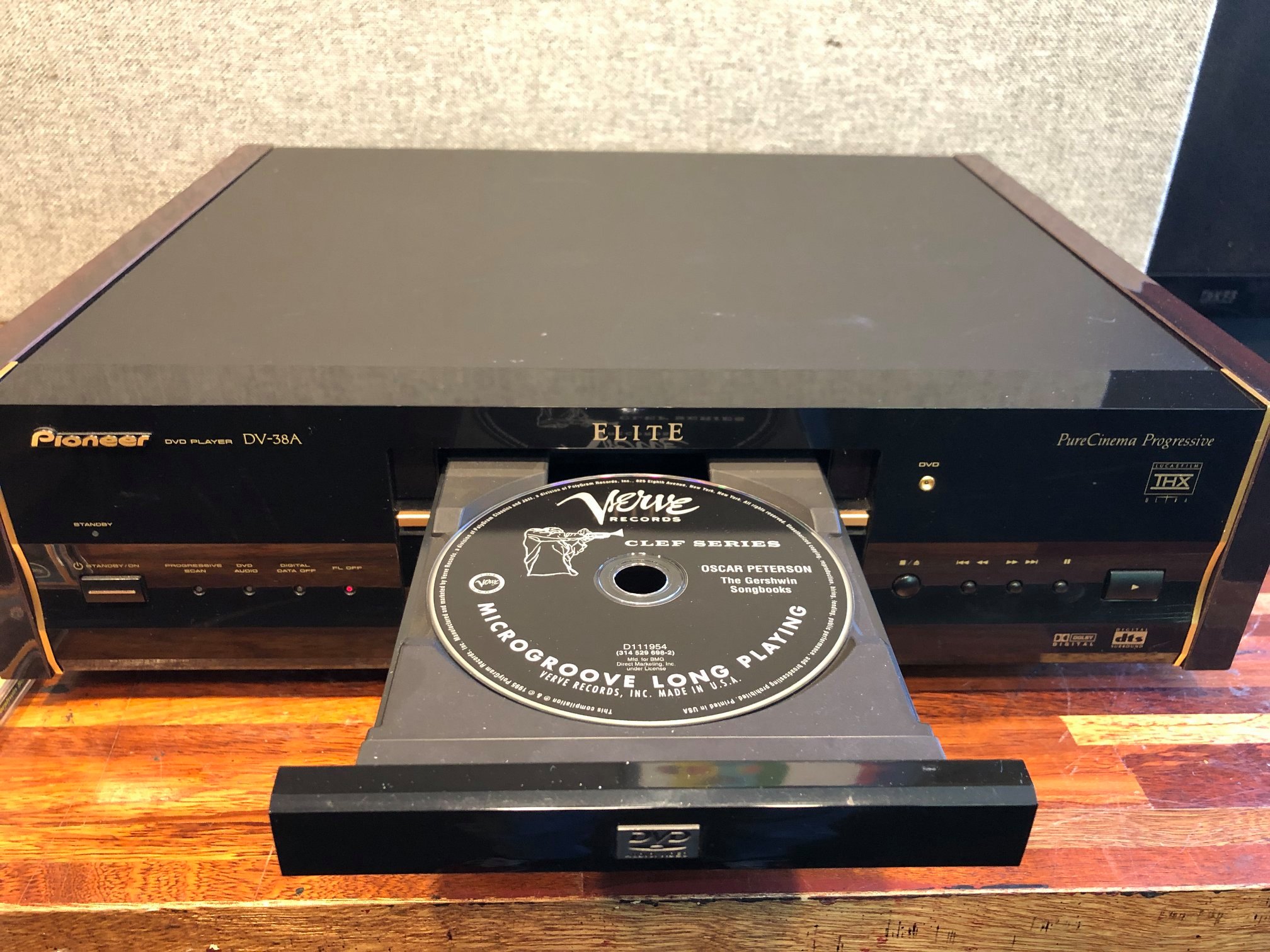 Pioneer Compact Disc Player PD-T07A.
