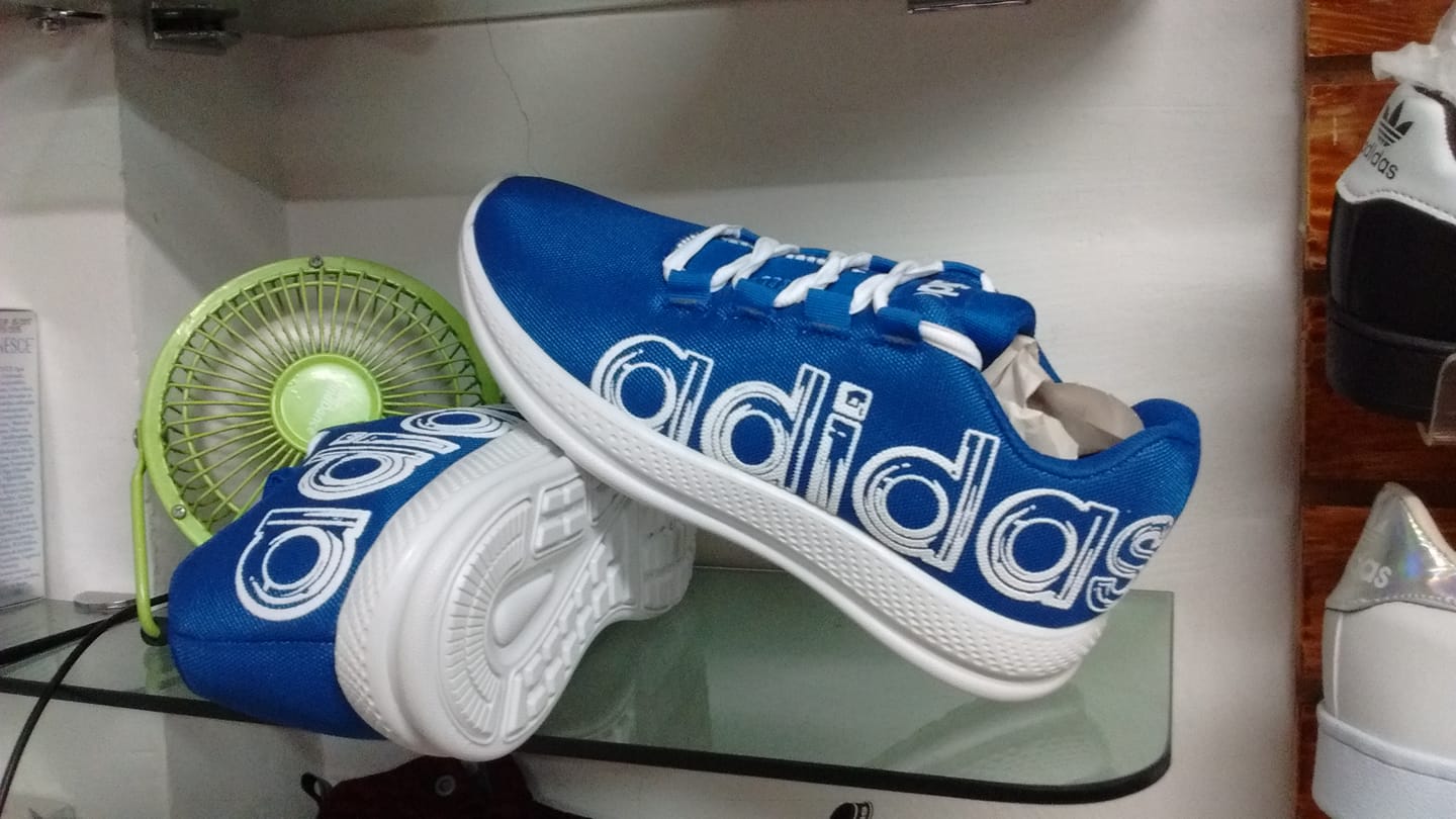 Zapateria WEB - Nuevo modelo de Adidas azul rey ,... | Facebook