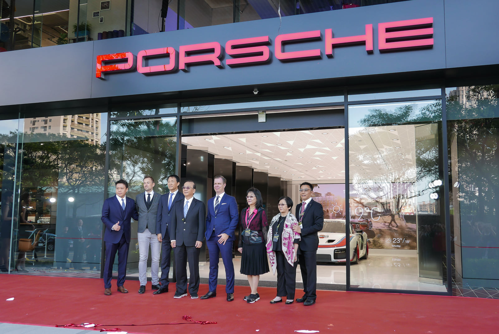 全新Porsche Studio都會概念店 盛大開幕... - Tiger para o Brasil | Facebook