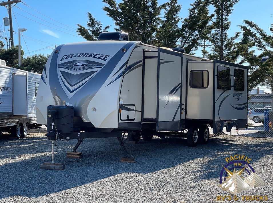 For sale is a beautiful... - Pacific Northwest RVS & Trucks