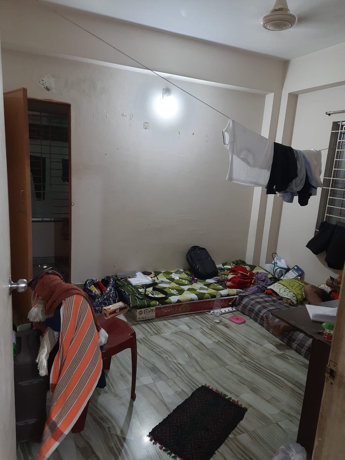 To-Let Bashundhara R/A (Bachelor/family) | C block road 2 room rent ...